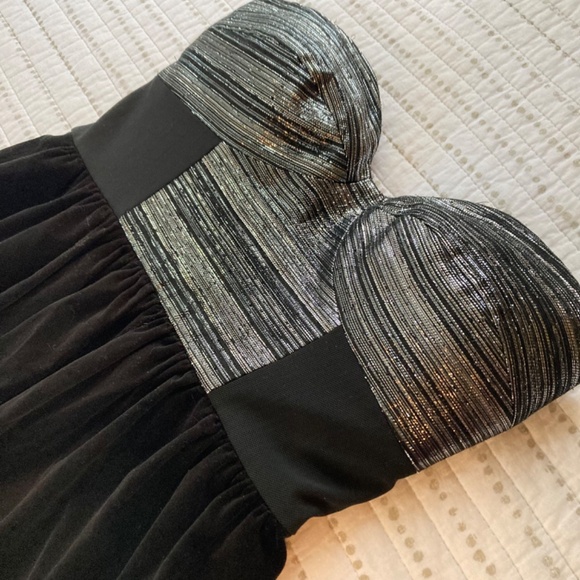 NWT Tibi Black Velvet and Silver Strapless Dress Holiday Party Cocktail Sz 4 - Picture 2 of 10